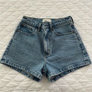 Abercrombie Curve Love High Rise Mom Short